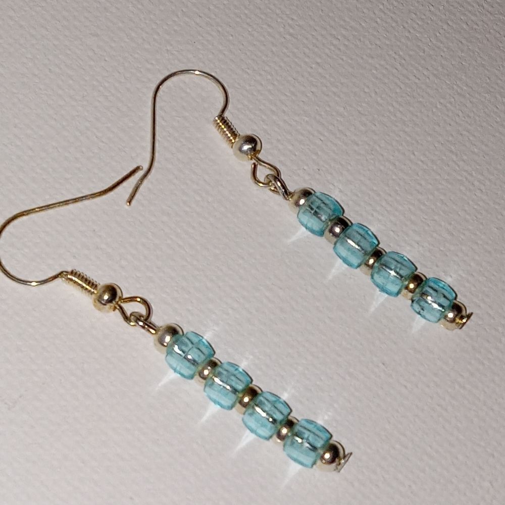 5/$25 CLEARANCE Silver and blue beaded earrings